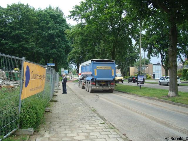 DSC08911_border.jpg
