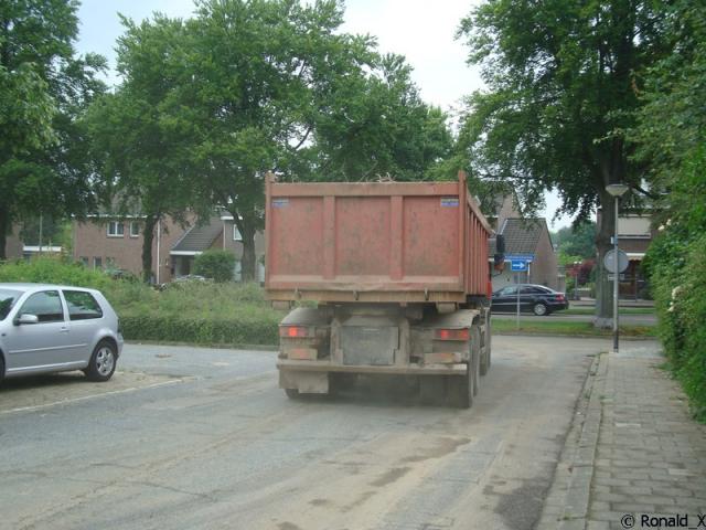 DSC09148_border.jpg