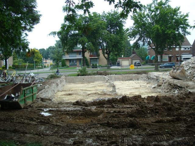 DSC00220_border.jpg