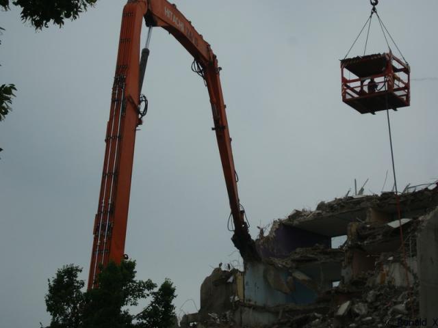 DSC00285_border.jpg
