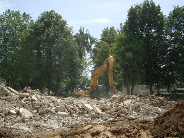 DSC09879_border.jpg