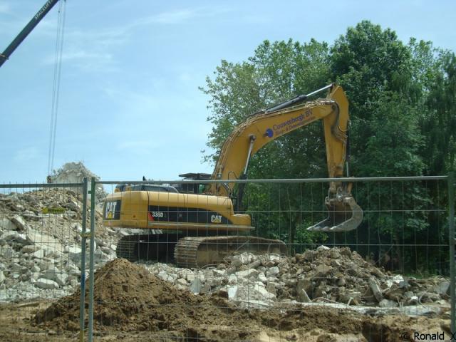 DSC09781_border.jpg