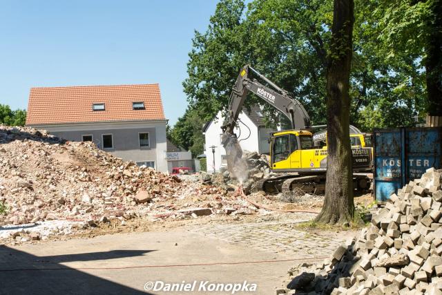 Abbruch_Kirche_23.07.2012__3_von_19_.jpg