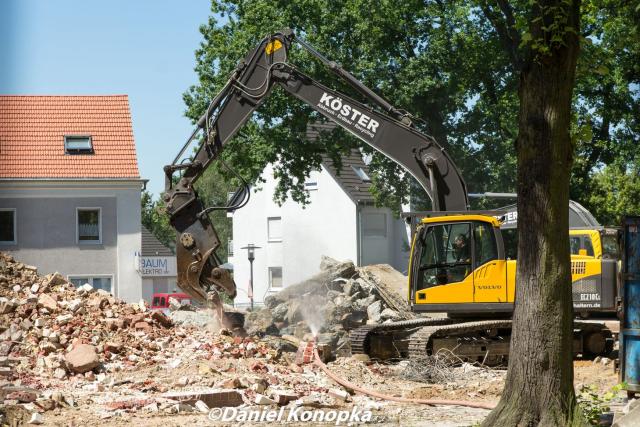 Abbruch_Kirche_23.07.2012__4_von_19_.jpg