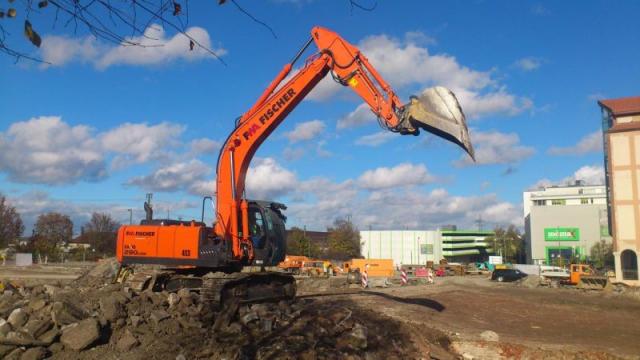 hitachi_290.jpg