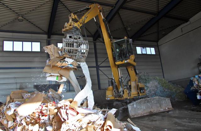 Cat_Umschlagbagger_M318DMH_2.jpg