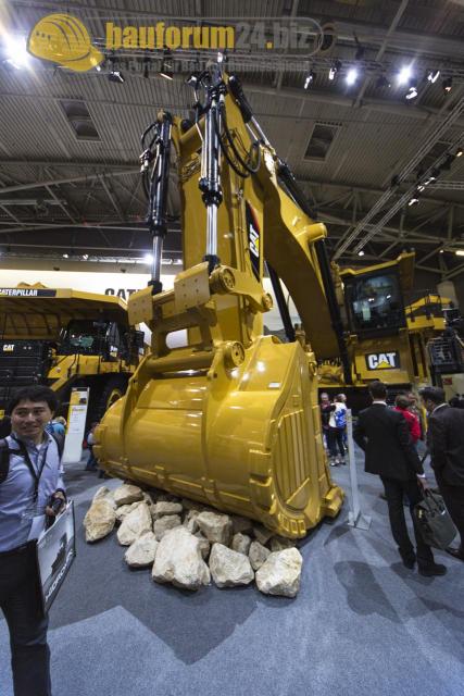 Bauma_2013_Caterpillar_11.jpg