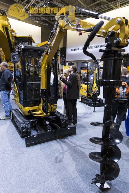Bauma_2013_Caterpillar_38.jpg