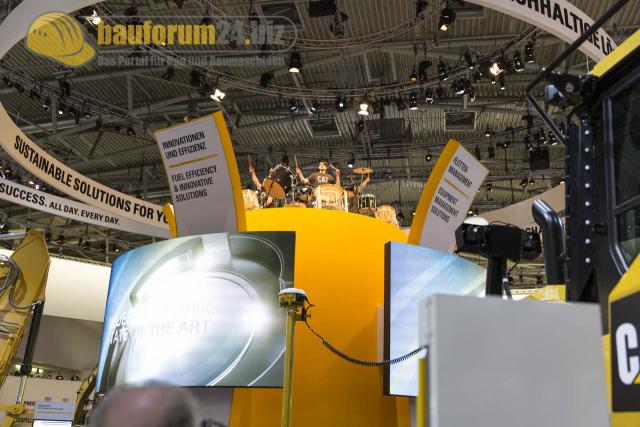 Bauma_2013_Caterpillar_40.jpg