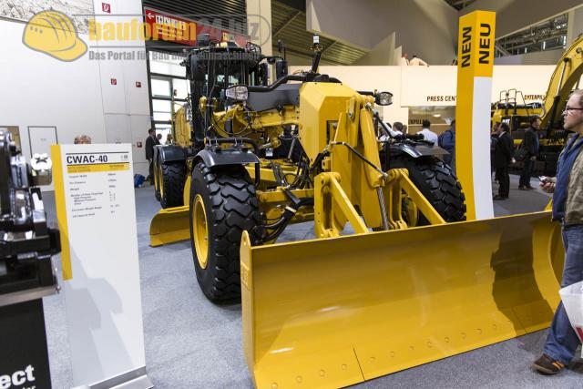 Bauma_2013_Caterpillar_42.jpg