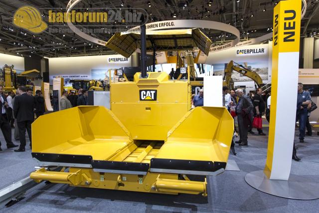 Bauma_2013_Caterpillar_55.jpg