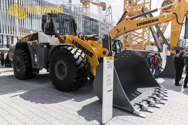 Bauma_2013_Liebherr_14.jpg