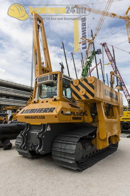 Bauma_2013_Liebherr_48.jpg