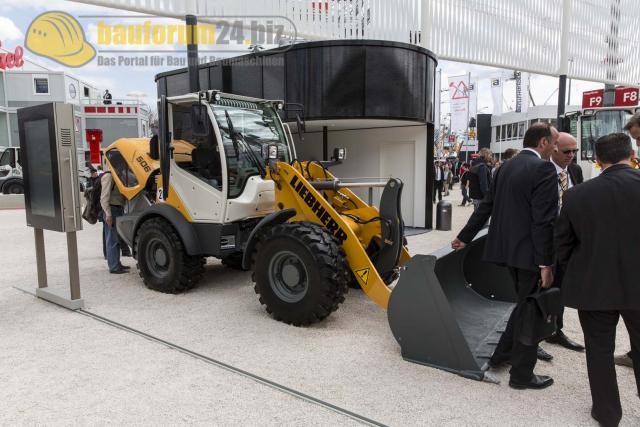 Bauma_2013_Liebherr_49.jpg