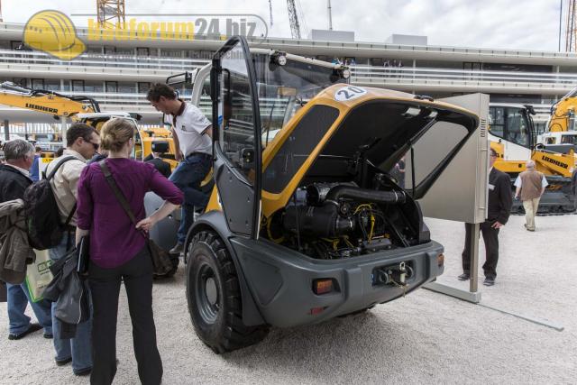 Bauma_2013_Liebherr_50.jpg