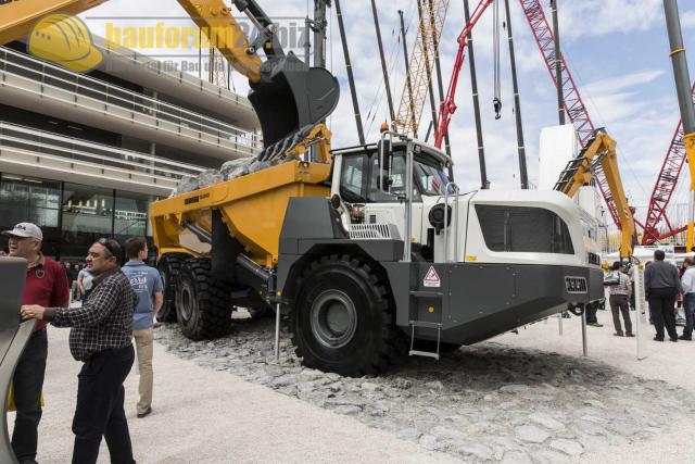 Bauma_2013_Liebherr_56.jpg