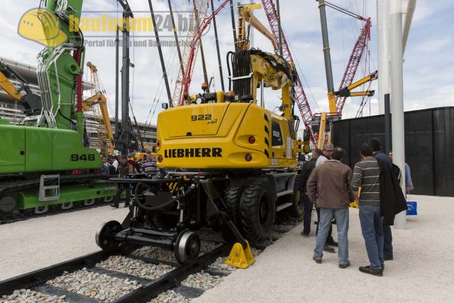 Bauma_2013_Liebherr_62.jpg