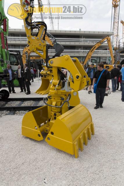 Bauma_2013_Liebherr_63.jpg