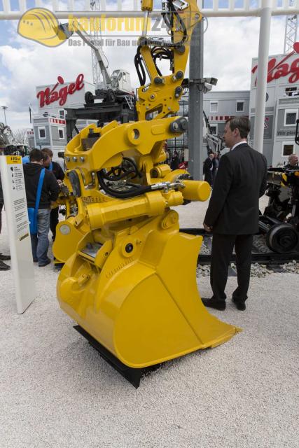 Bauma_2013_Liebherr_64.jpg