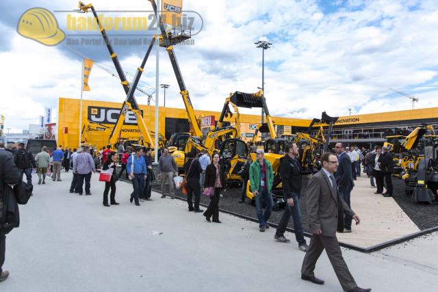 Bauma_2013_JCB.jpg