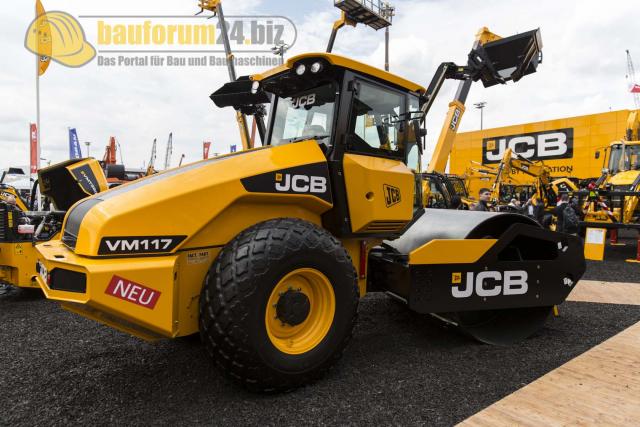 Bauma_2013_JCB_16.jpg