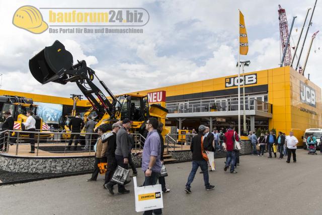 Bauma_2013_JCB_26.jpg