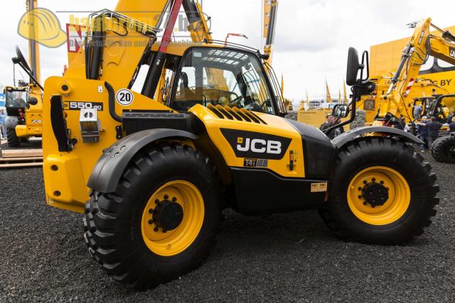 Bauma_2013_JCB_31.jpg