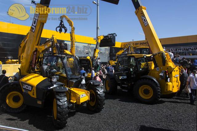 Bauma_2013_JCB_34.jpg