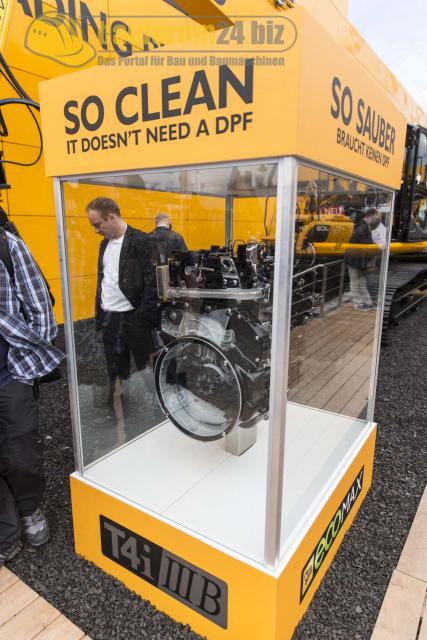 Bauma_2013_JCB_41.jpg