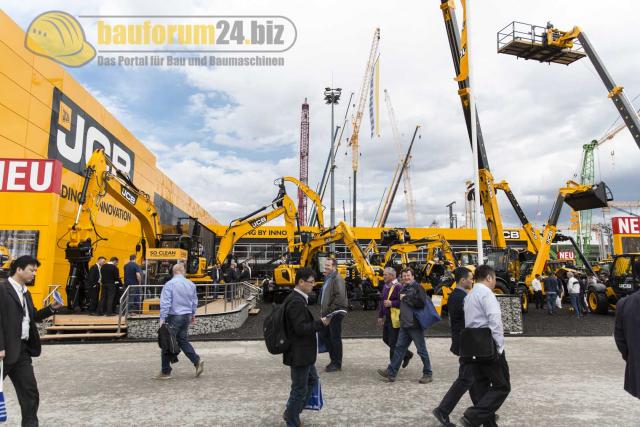 Bauma_2013_JCB_43.jpg