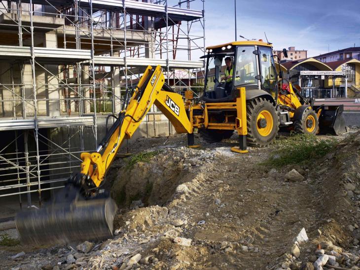 jcb1301_3CX_1.jpg