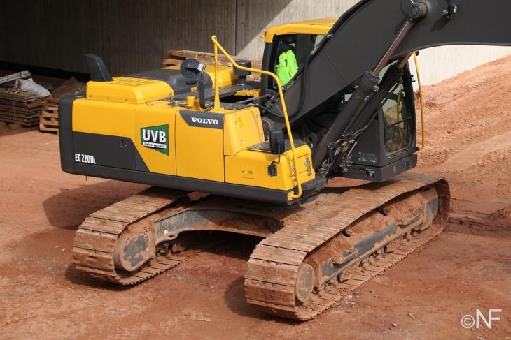 Volvo_EC220DL__4_.JPG