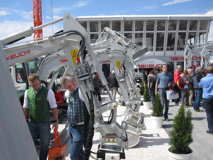 Takeuchi_bauma2013_Messestand.jpg