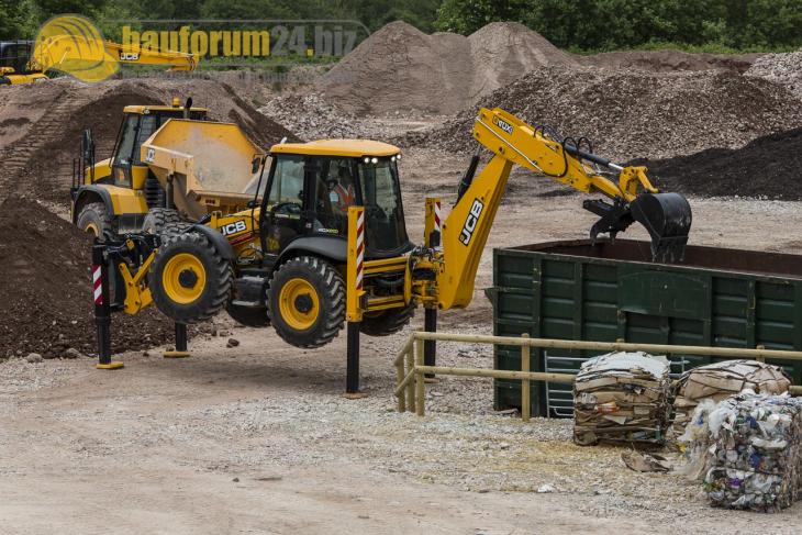 JCB_Celebration_2013_Bauforum24_23.jpg