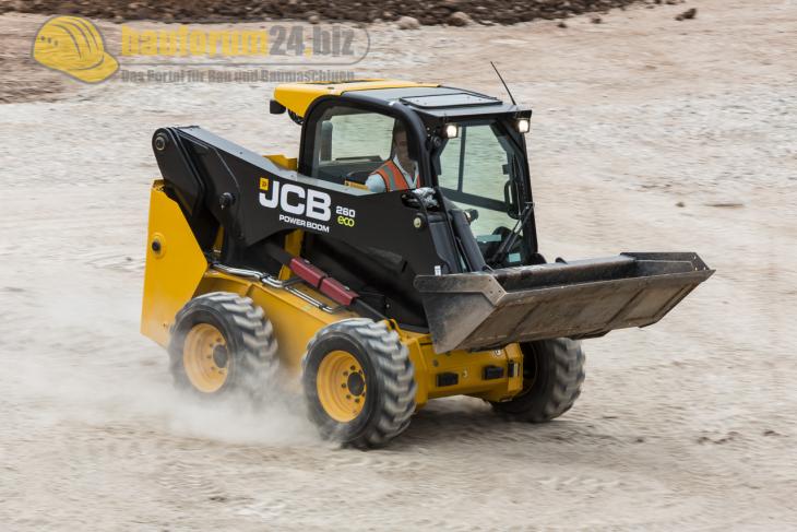 JCB_Celebration_2013_Bauforum24_29.jpg