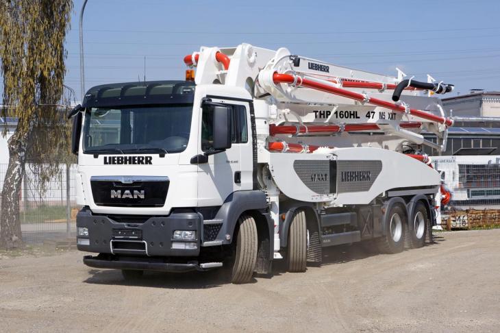 Liebherr_M5_XXT.jpg