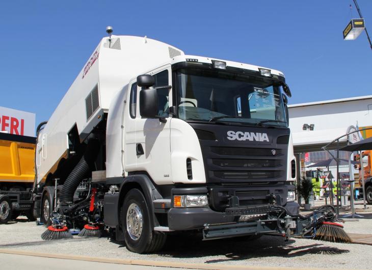 Scania_Euro_6_Kehrmaschine.jpg