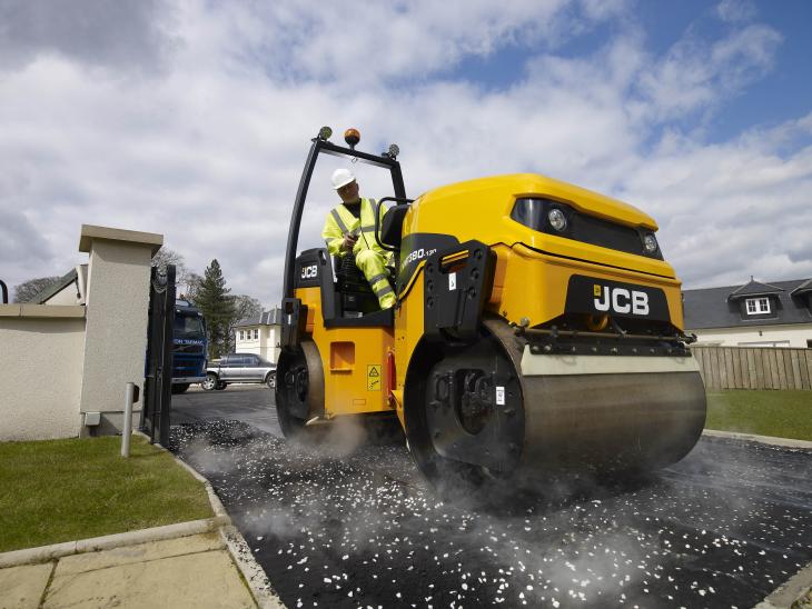 V1302_JCB_VMT380.jpg