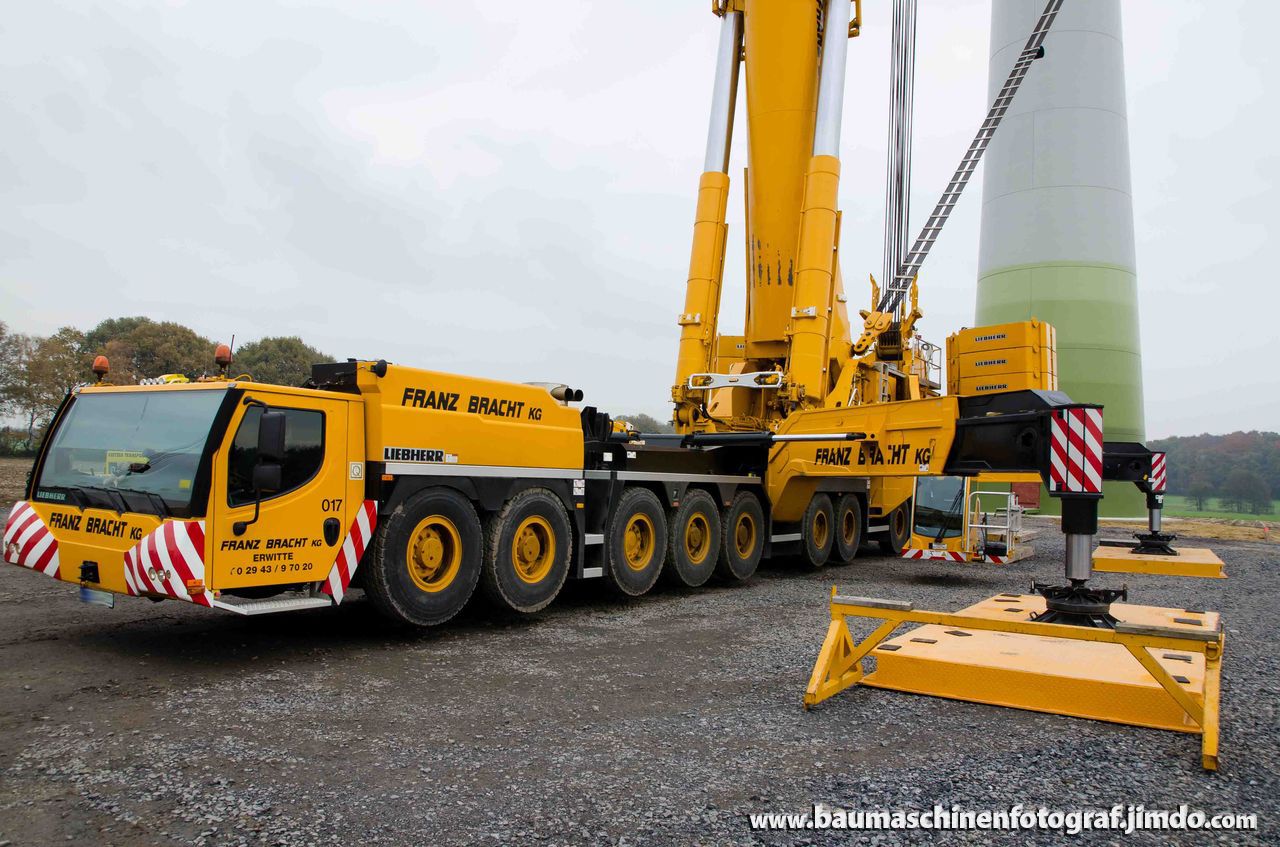 Большой кран. Кран Liebherr «LTM 11200-9.1». Кран Liebherr «LTM 11200-9.1» — мамонт. Автокран Liebherr LTM 11200. Liebherr LTM 11200−9.1 («мамонт»).