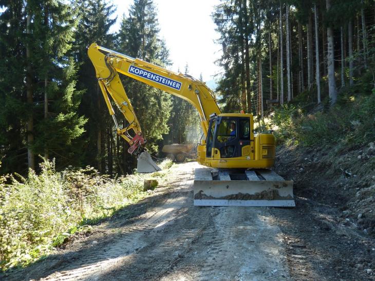 komatsu_koppenstein_Waldeinsatz.jpg