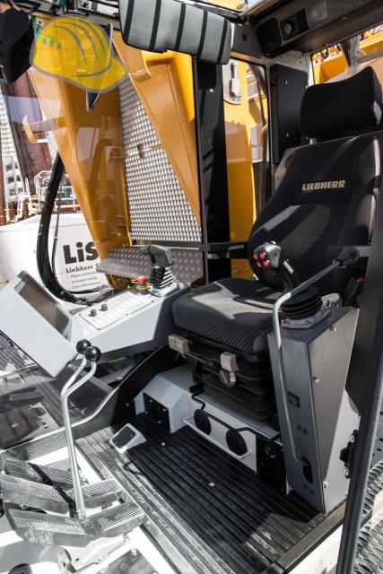 conexpo2014_liebherr_60.jpg