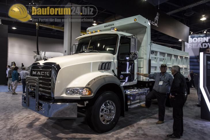 conexpo2014_mack_25.jpg