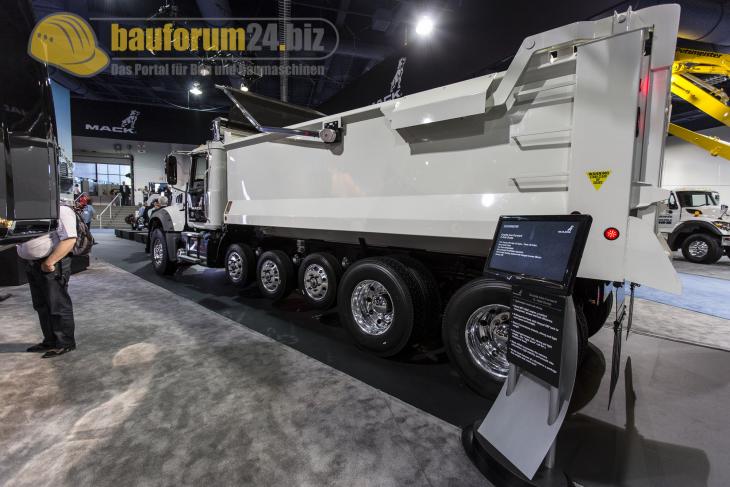 conexpo2014_mack_29.jpg