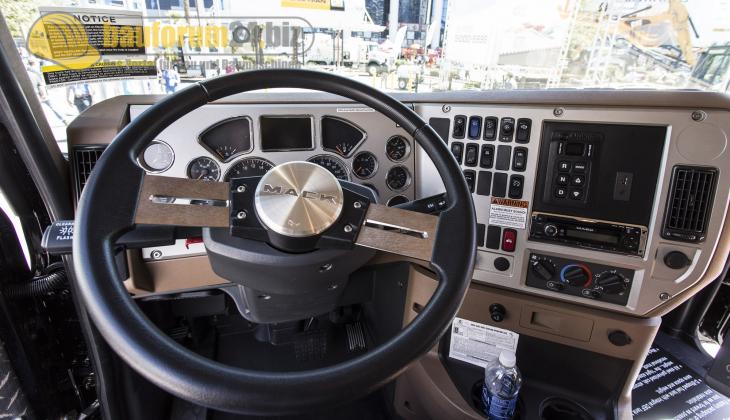 conexpo2014_mack_18.jpg