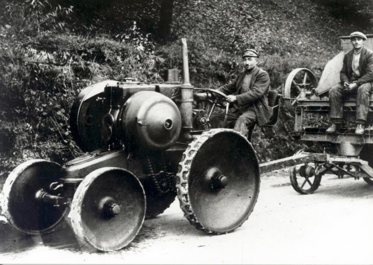 Deutz_Dieselschlepper_1926.jpg