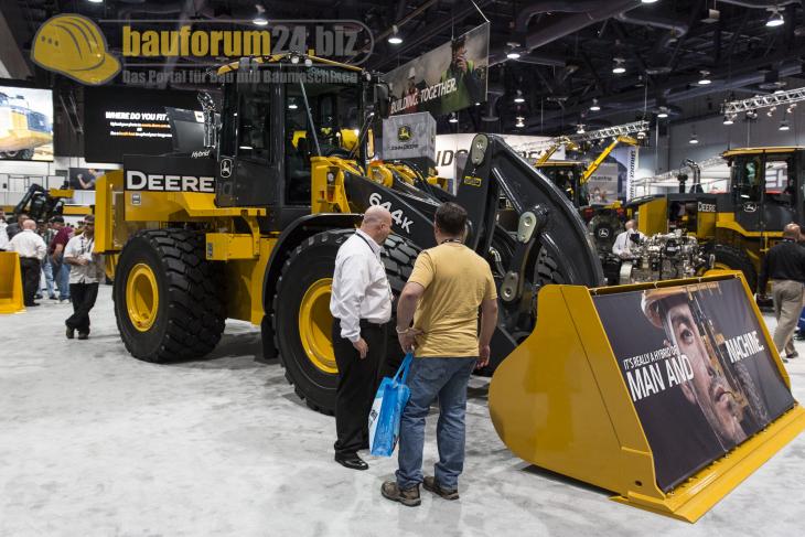 conexpo2014_john_deere_3.jpg