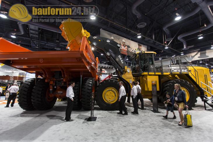 conexpo2014_john_deere_7.jpg