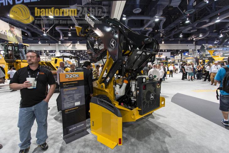 conexpo2014_john_deere_17.jpg