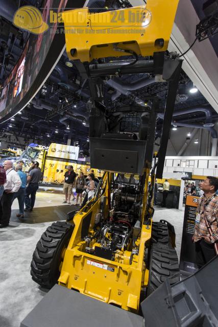 conexpo2014_john_deere_14.jpg