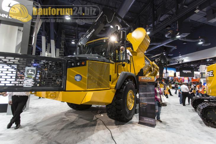 conexpo2014_john_deere_23.jpg